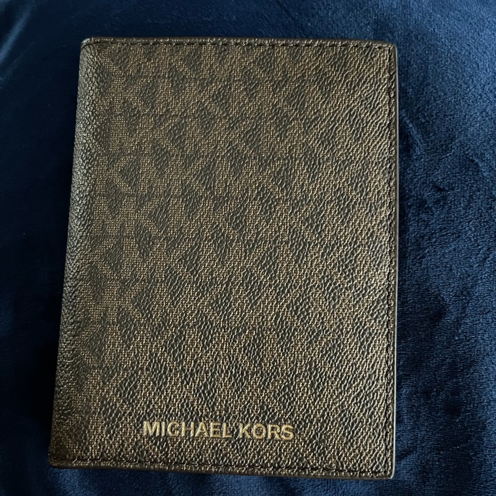 Michael Kors passport wallet new never used
